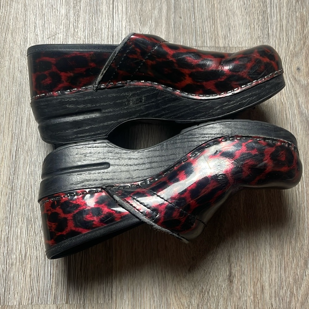 Dansko Red Leopard Print Clogs Size 37 (Us 6.5-7) - image 5